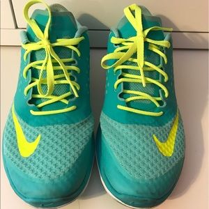 Women's Nike sneakers