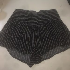 High wasted, navy shorts, wide legs