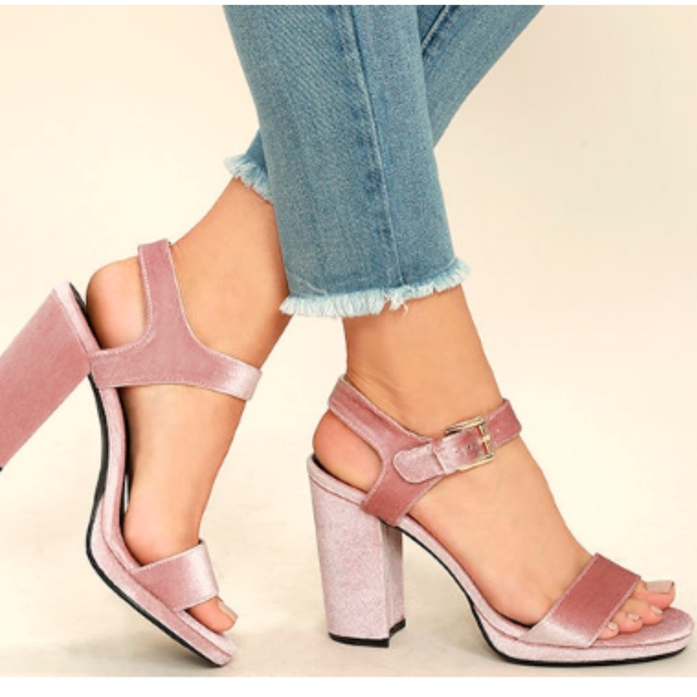 Brand new Fun blush pink velvet heels-