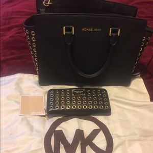 Michael Kors Black & Gold Selma & Matching Wallet