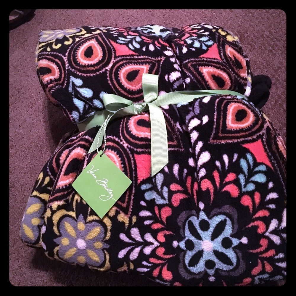 NWT Vera Bradley Blanket. Sierra print.