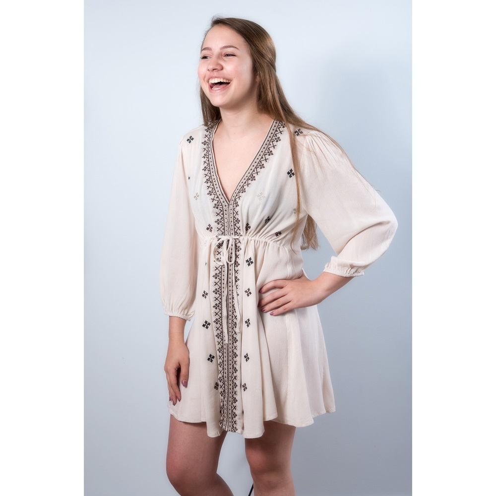 💕 Embroidered V Neck Dress