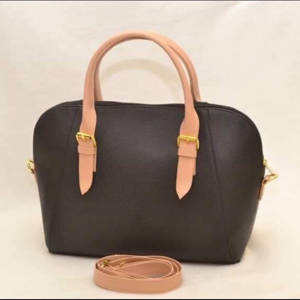🔥🔥🔥REDUCED PRCE BRAND NEW HANDBAG🔥🔥🔥👜👜👜