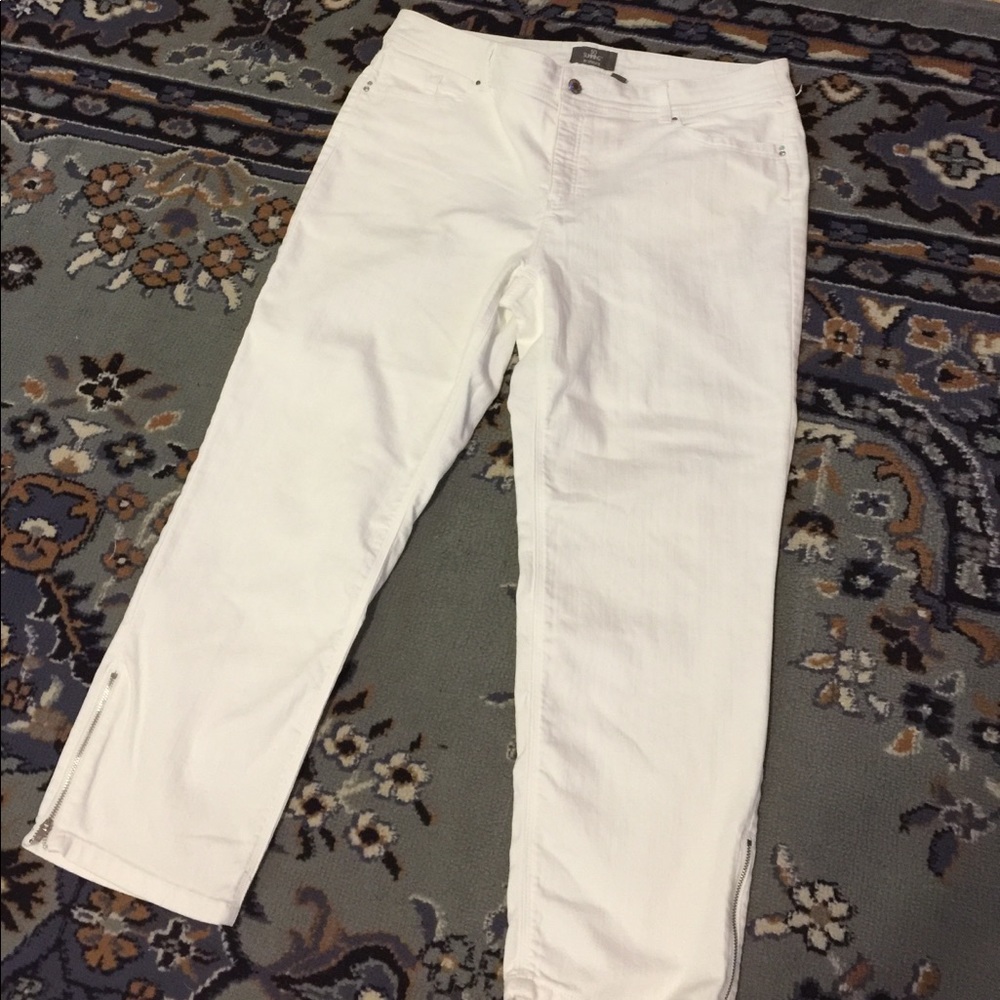 Chico's white Jeans with Ankle zips