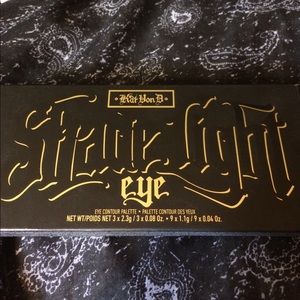 Kat Von D Shade & Light Eye Palette