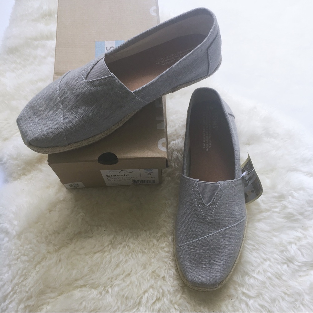 NWT // TOMS gray linen rope sole classics