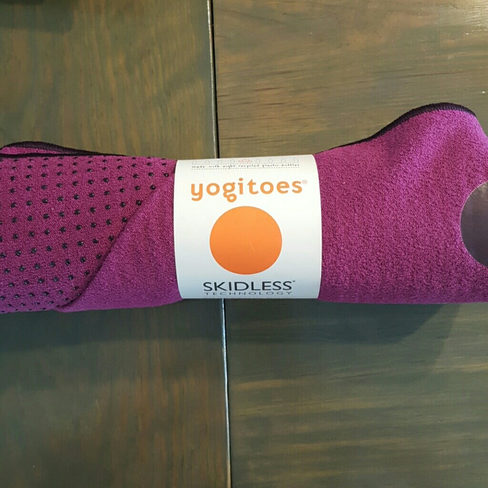 Manduka Yogitoes yoga mat towel - Picture 1 of 3