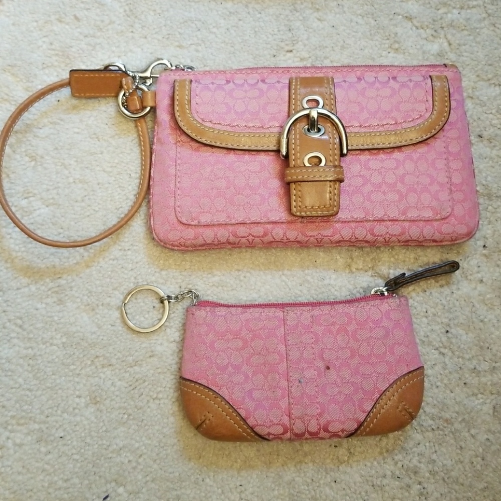 COACH Wristlet pink signature print +bonus