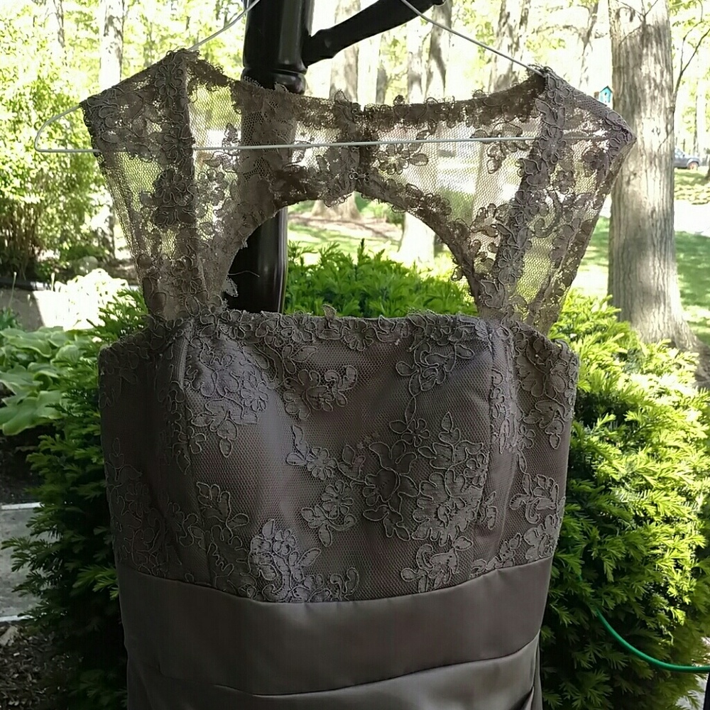Dress - Picture 2 of 4
