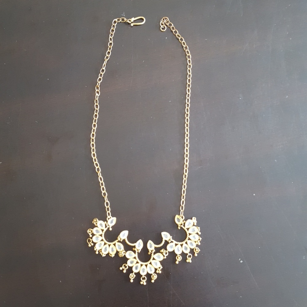 💍3 for $20👗Gold and Jeweled Necklace