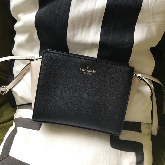 kate spade Handbags - BEST OFFER WILL DELIVER OUT TODAY! 🙋🏽🎉