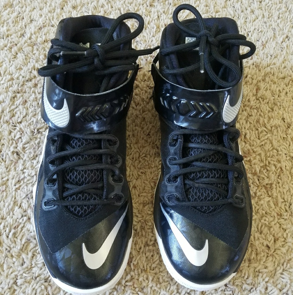 Nike Air Lebron Soldier 8