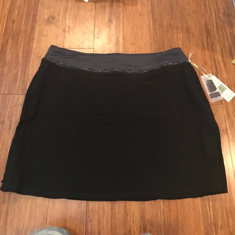 Black stretchy skort size XL