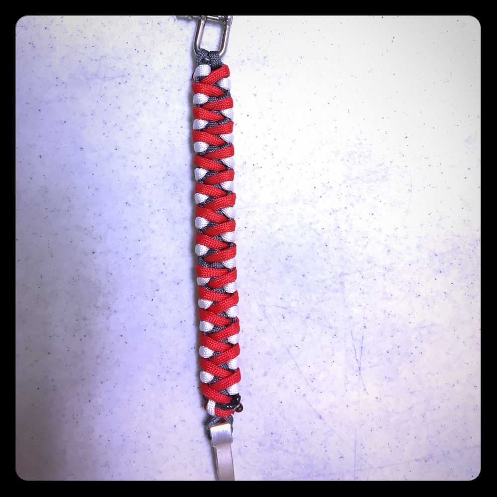 Paracord bracelet