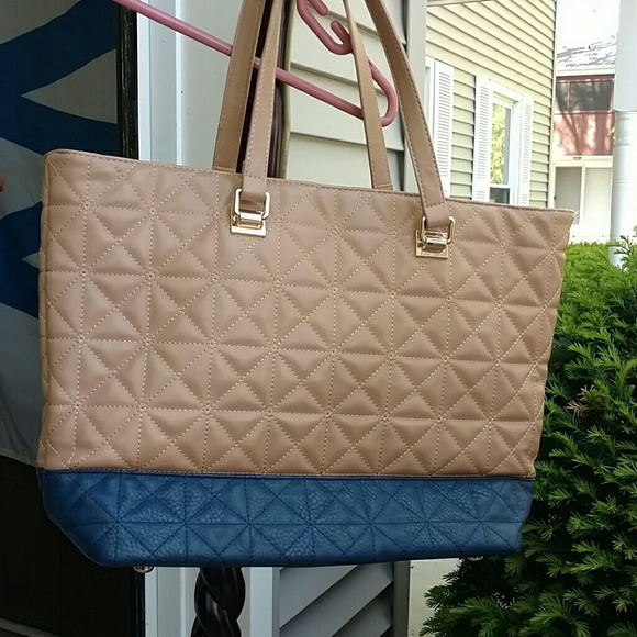 Purse - Picture 3 of 4