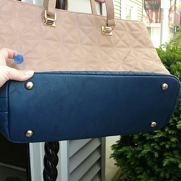 Purse - Picture 4 of 4