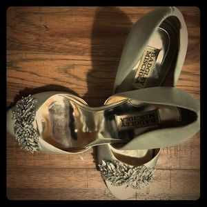 Gorgeous Peep Toe Pumps