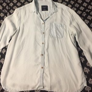 American Eagle Button Up