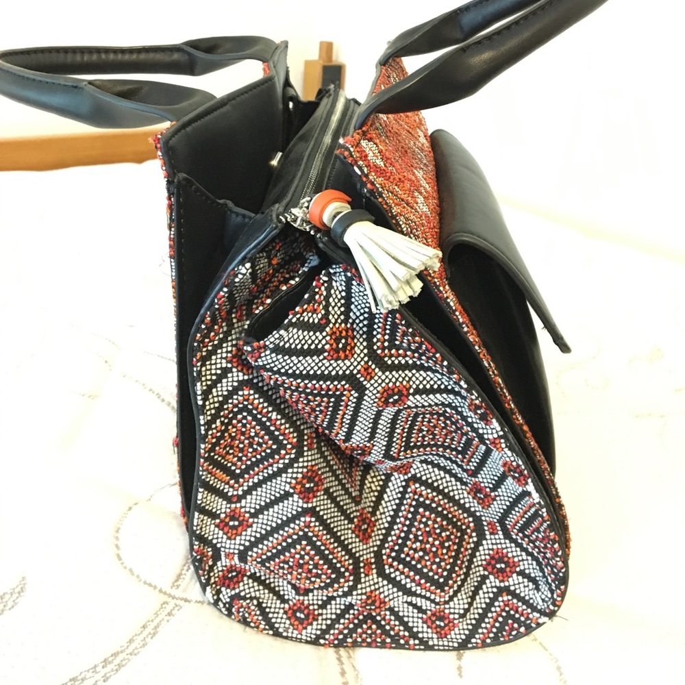 Handbag - Picture 2 of 4