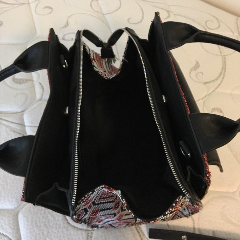 Handbag - Picture 3 of 4