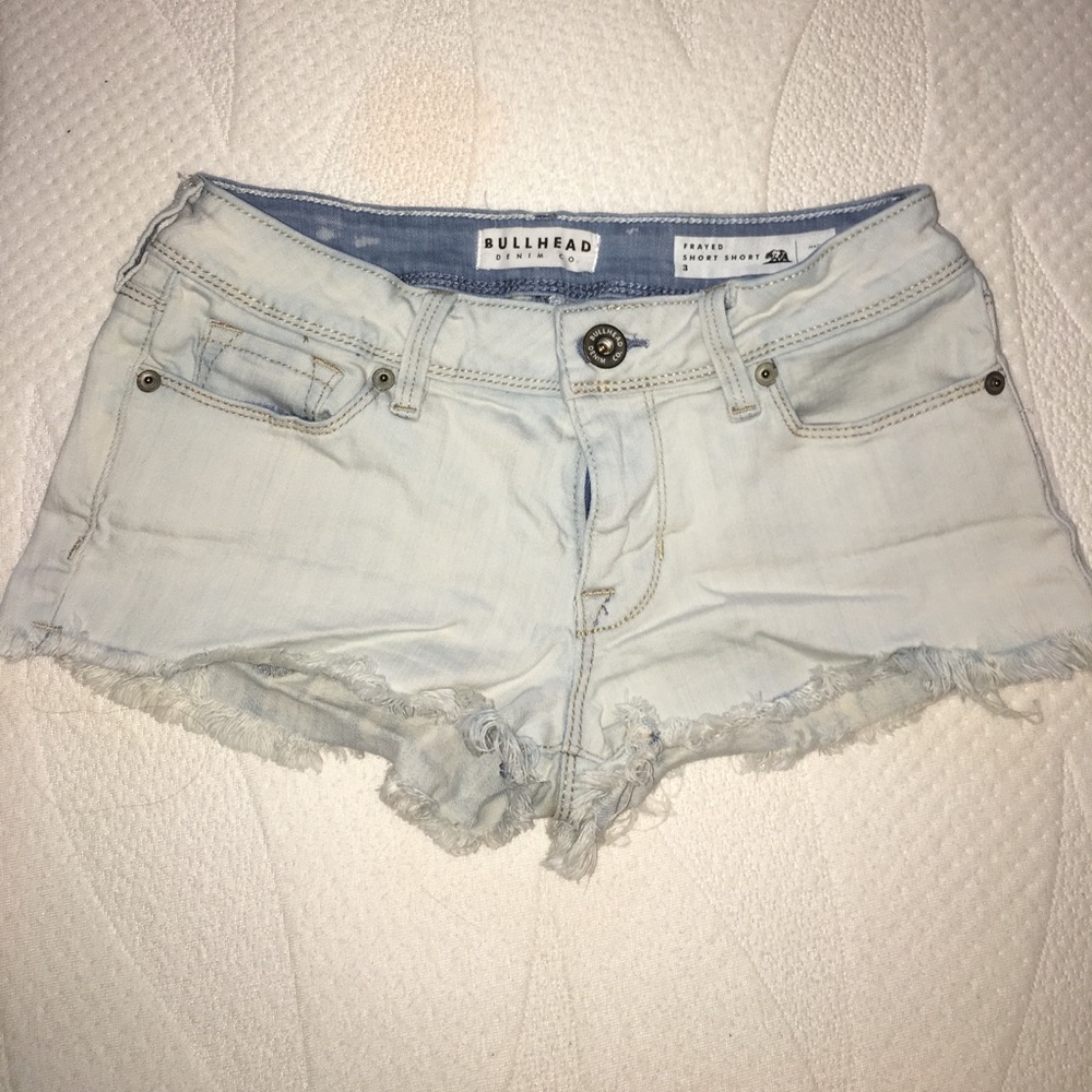 Bullhead booty shorts