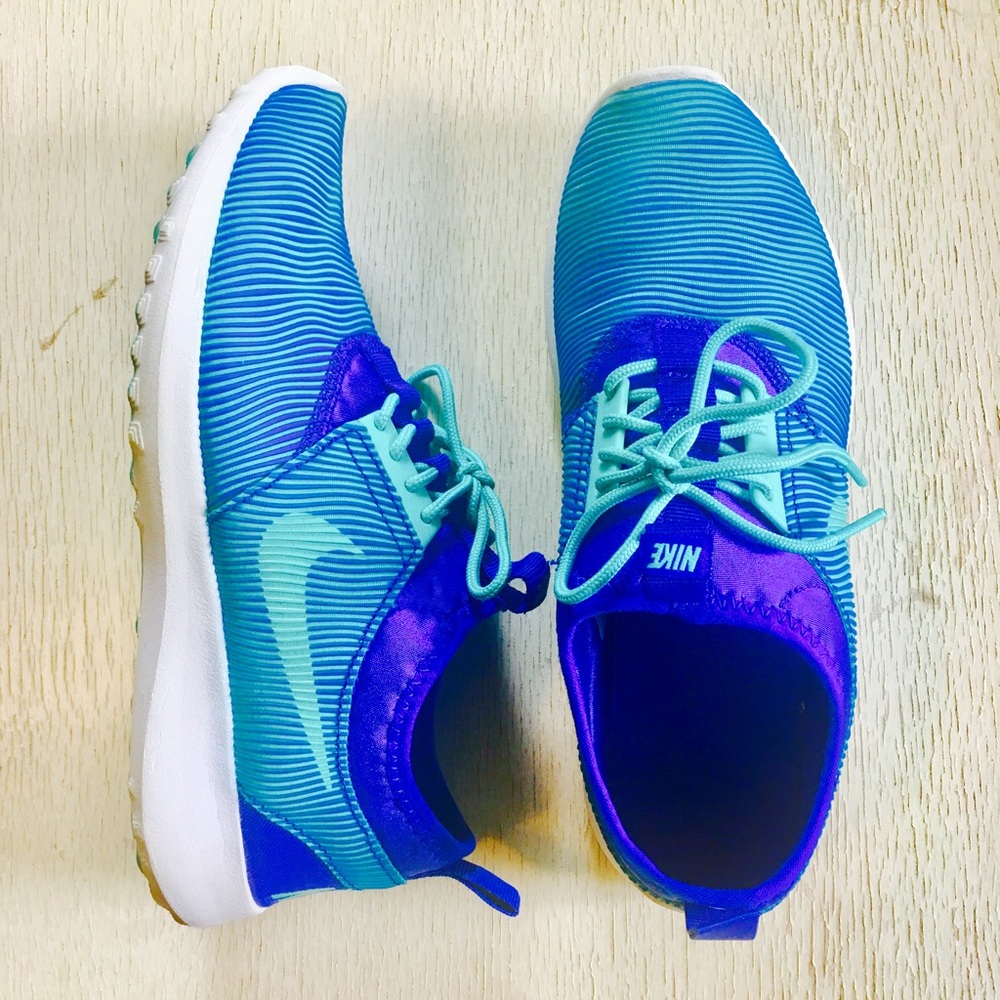 Nike "Juvenate SM" Women size 8