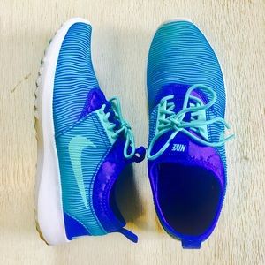 Nike "Juvenate SM" Women size 8