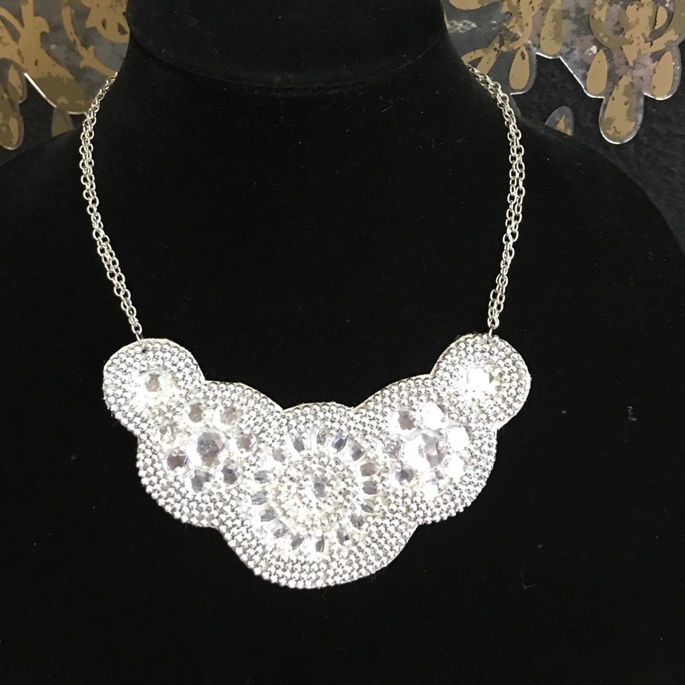 Silver bib necklace🥄Bling!!