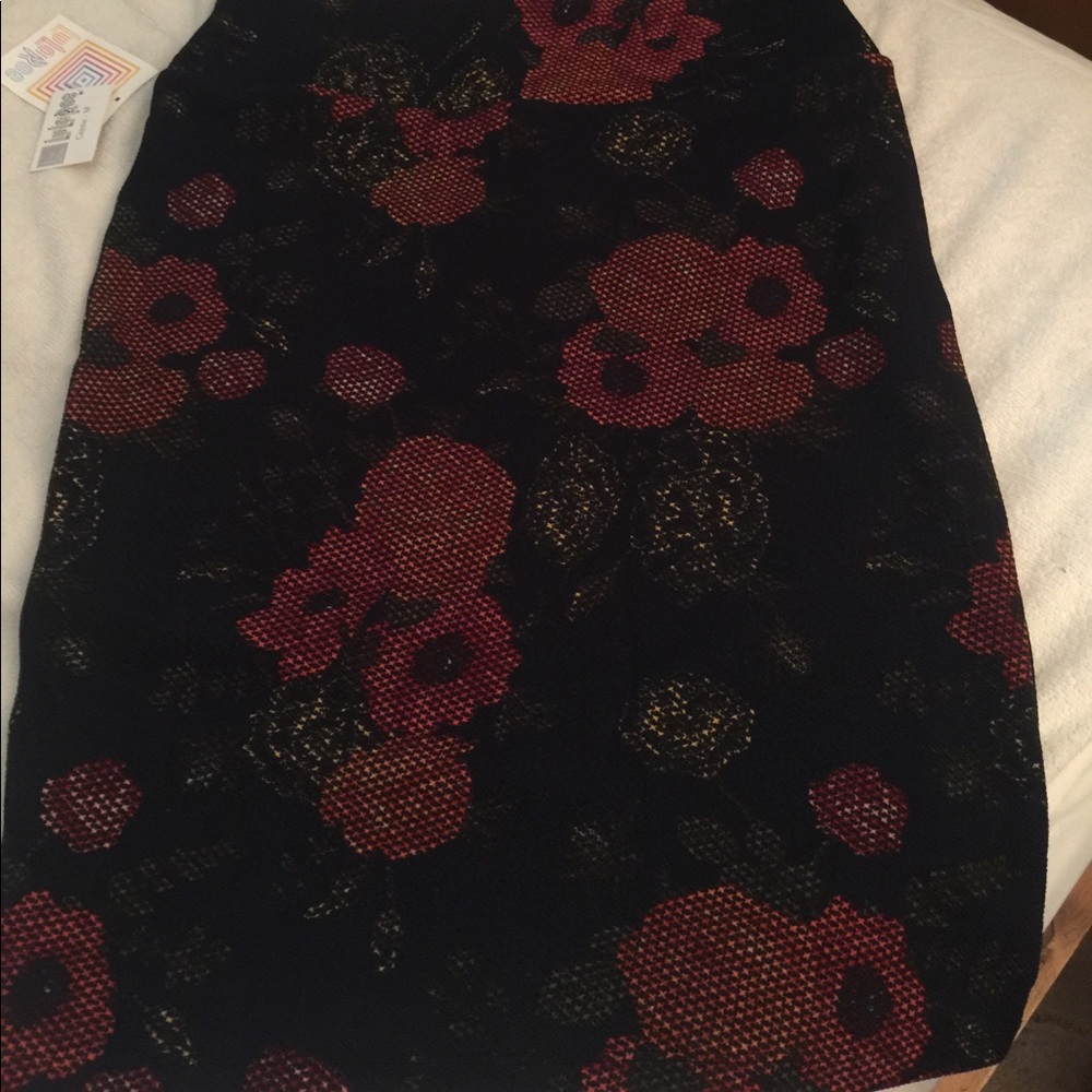NWT Lularoe Cassie digital roses