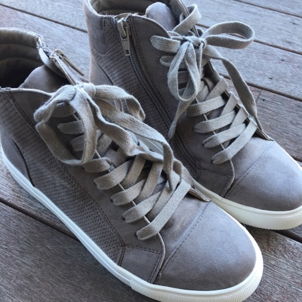 Brand New Steve Madden Hi-Tops