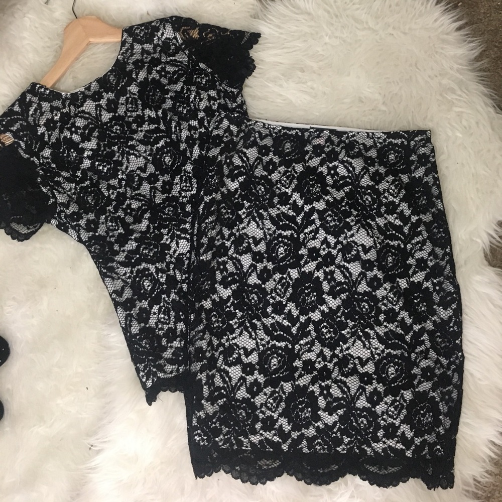 Vince Camino SZ 2 - two piece Lace sheath dress