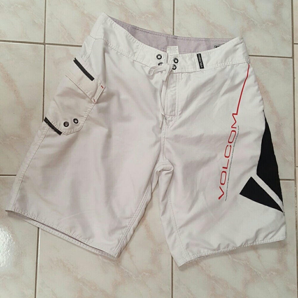 Men's Volcom shorts