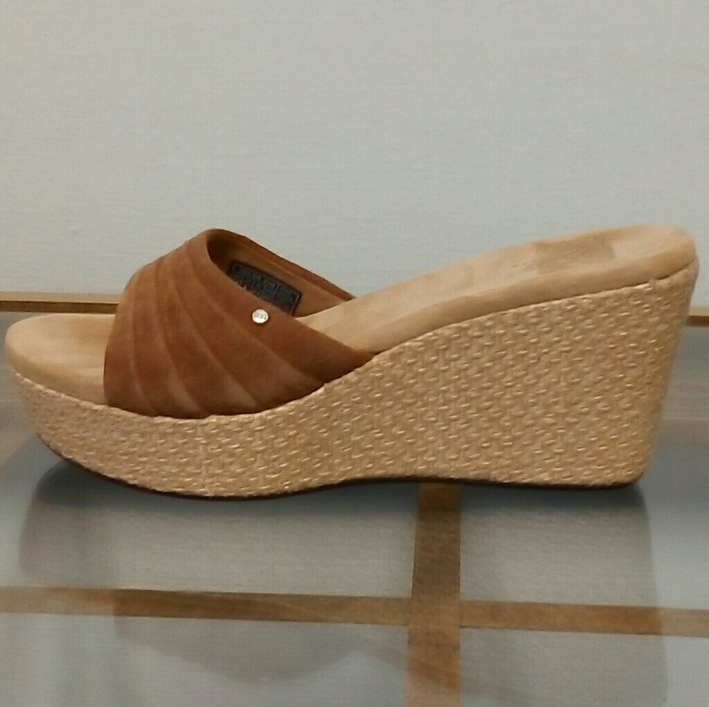 SALE! UGG Australia Camel Suede Wedges Size 6.5