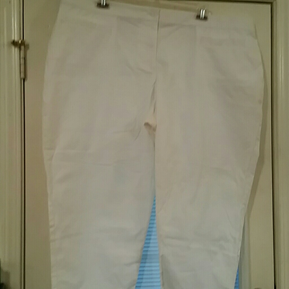 Fashion Bug white crop pants