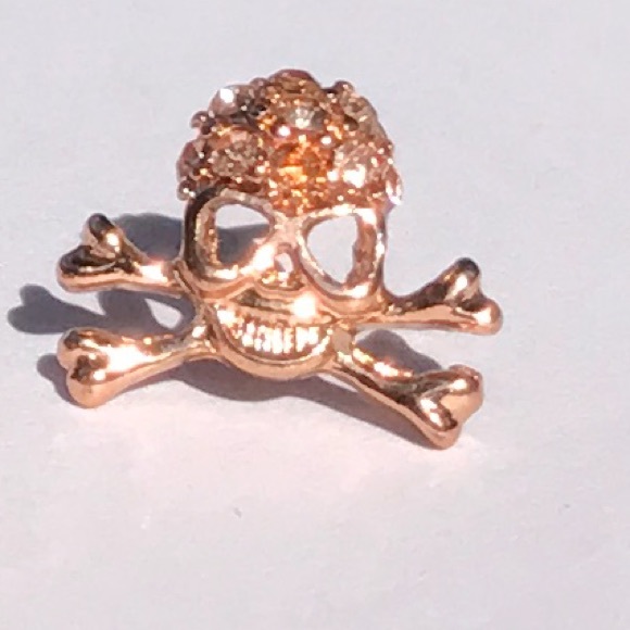 Rose gold skull earrings with rhinestones detail - Picture 8 of 8