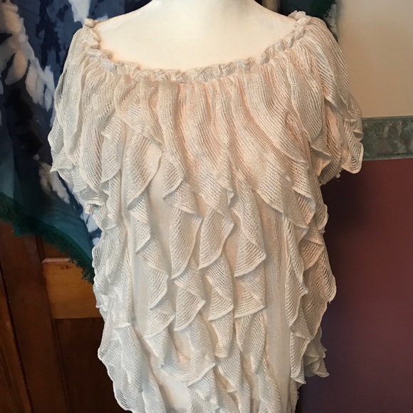 Gorgeous short sleeve top - Picture 2 of 2