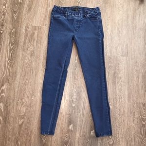 Forever 21 Dark Wash Stretchy Skinny Jean Legging