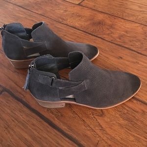 Dolce Vita ankle boots size 7