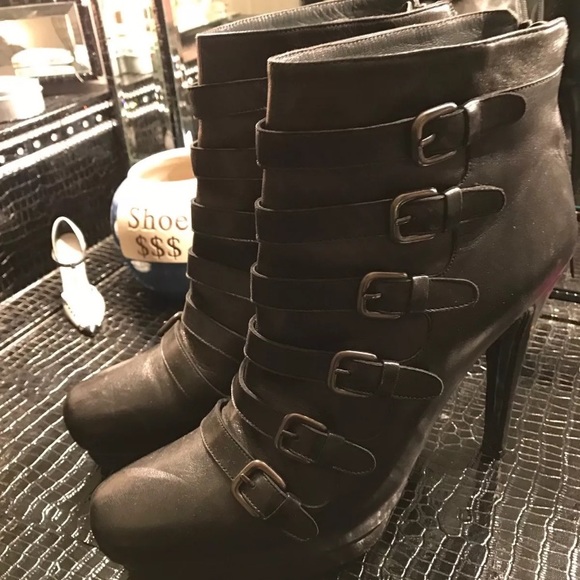 Stuart Weitzman Iron Lady Bootie - Picture 1 of 5