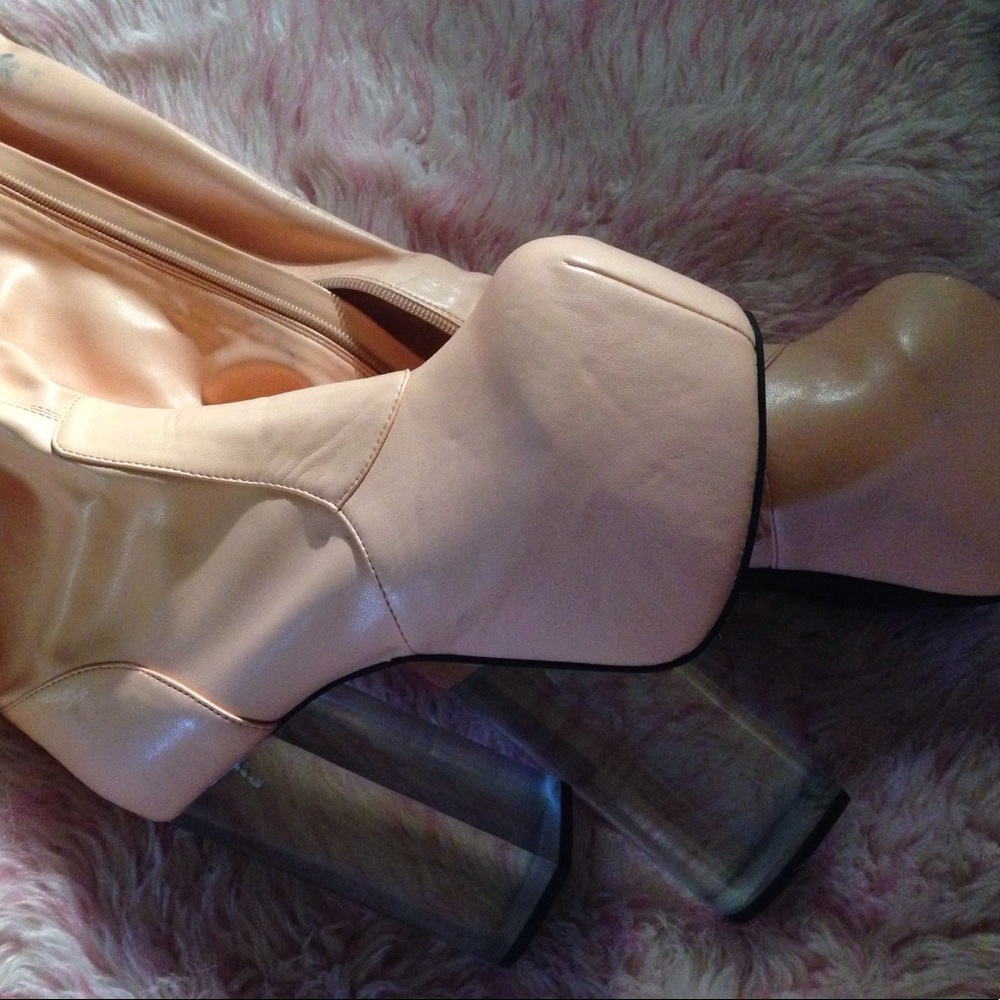 Clear heel baby pink platforms 💕