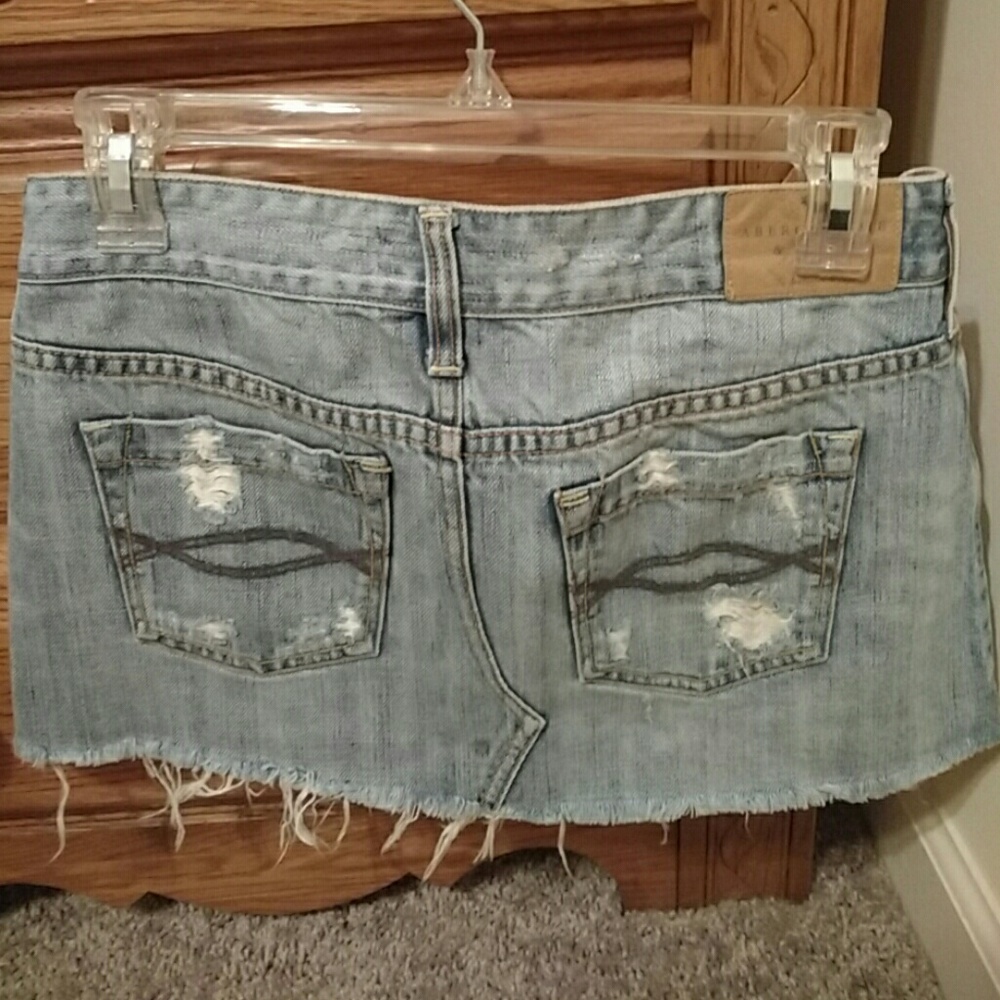 Abercrombie and Fitch jean skirt NWOT - Picture 2 of 5