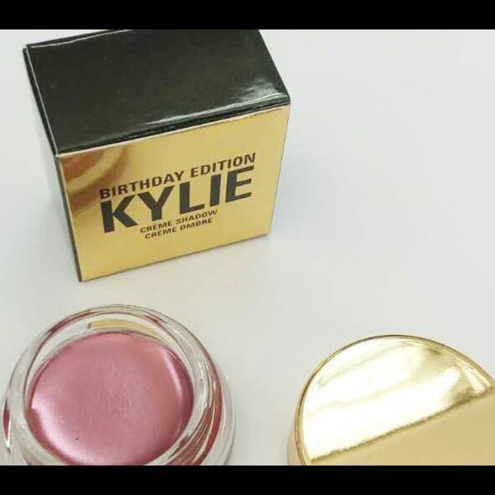 Birthday edition rose gold Kylie Jenner shadow
