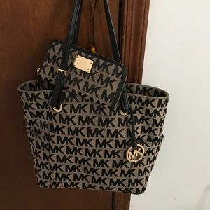 Michael Kors tote & matching wallet 💕💕