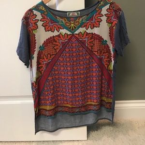 Short sleeve patterned front with navy back top