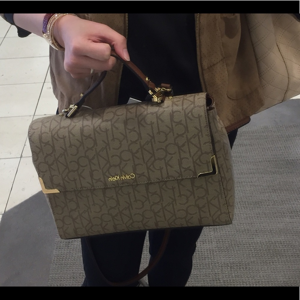 SOLD-NEW Calvin Klein Hudson Handbag - Picture 8 of 8