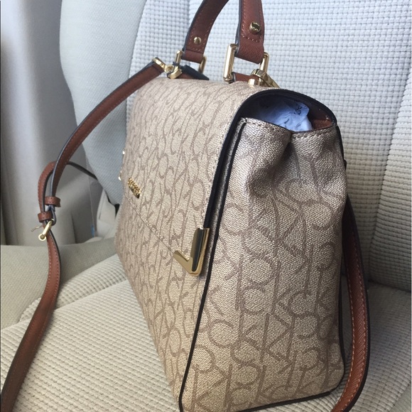 SOLD-NEW Calvin Klein Hudson Handbag - Picture 3 of 8