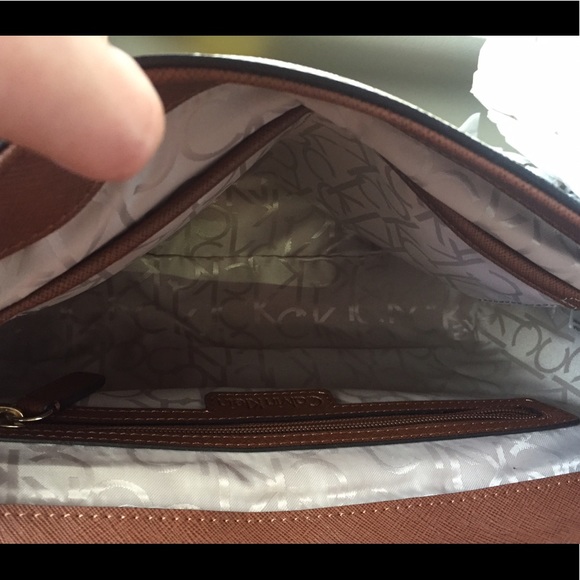 SOLD-NEW Calvin Klein Hudson Handbag - Picture 6 of 8