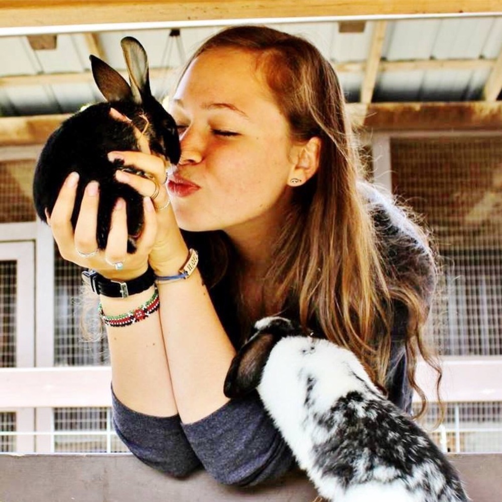 Meet your Posher, Esther