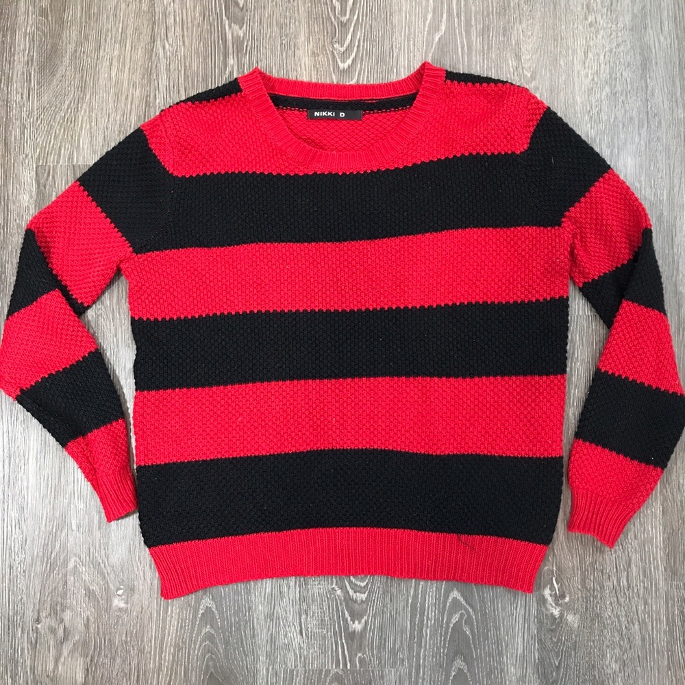 Nikki D Black Red Knit Long Sleeve Sweater