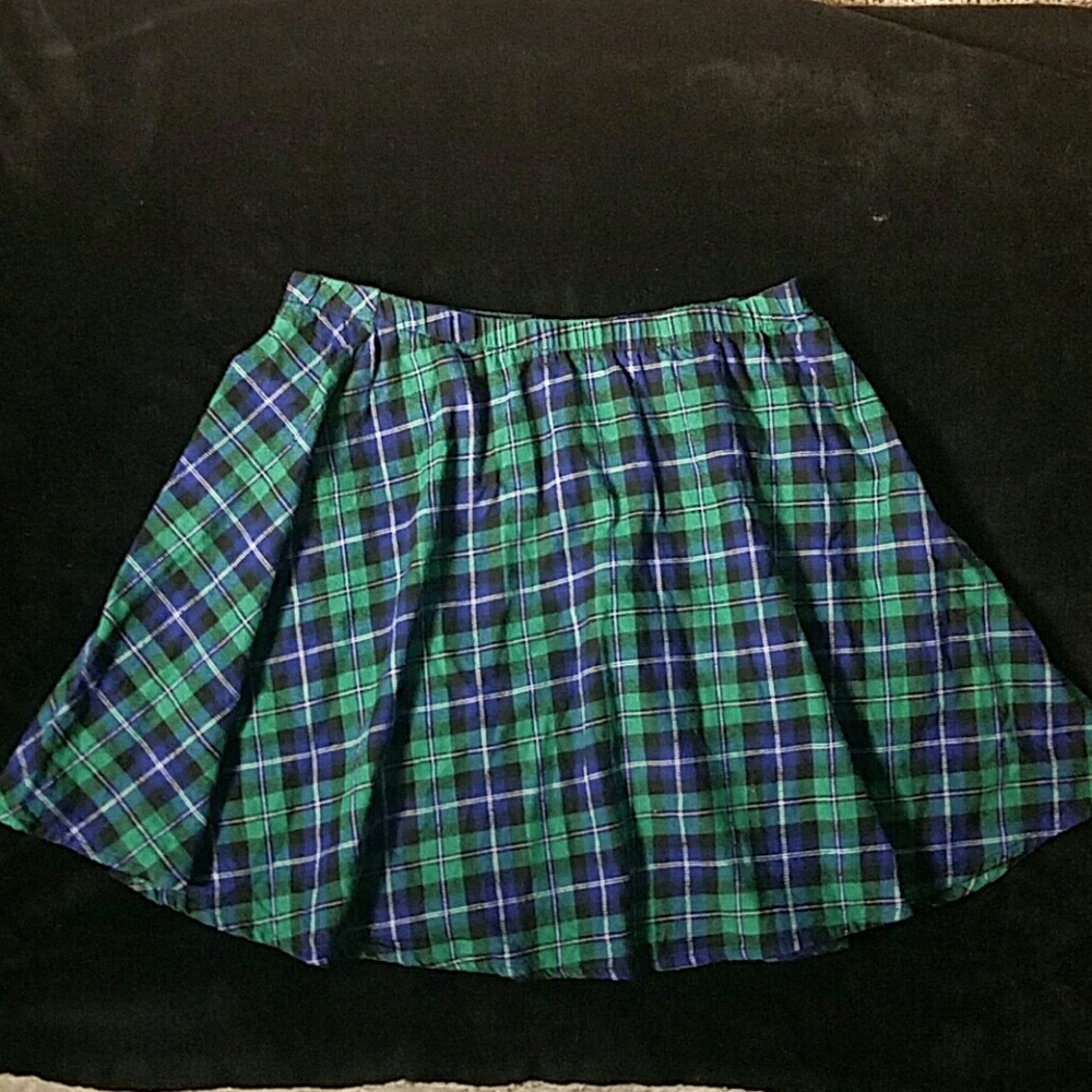 High waisted schoolgirl skirt plaid 90s grunge